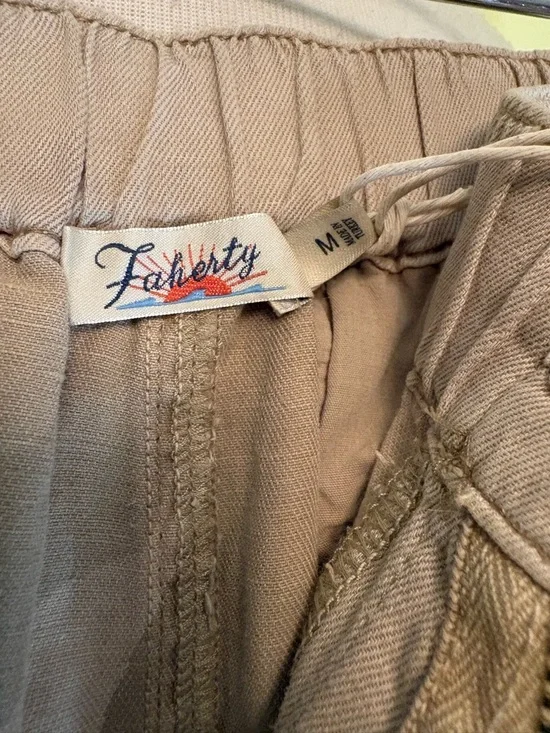 Faherty Women's Straight-Leg Cargo Pants in Light Khaki - Picture 7 of 9